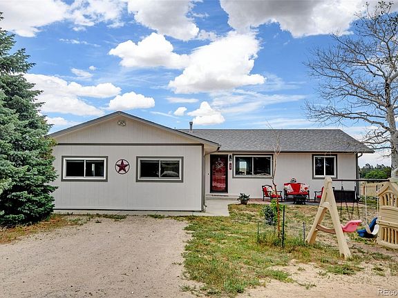 3rd image of 1467 Oxford Way