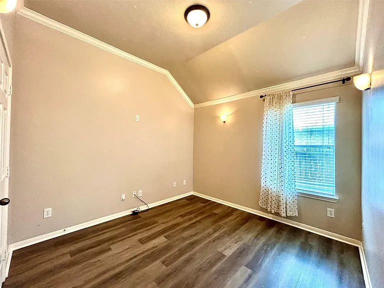 2606 Sun Flare Ln — Photo 13