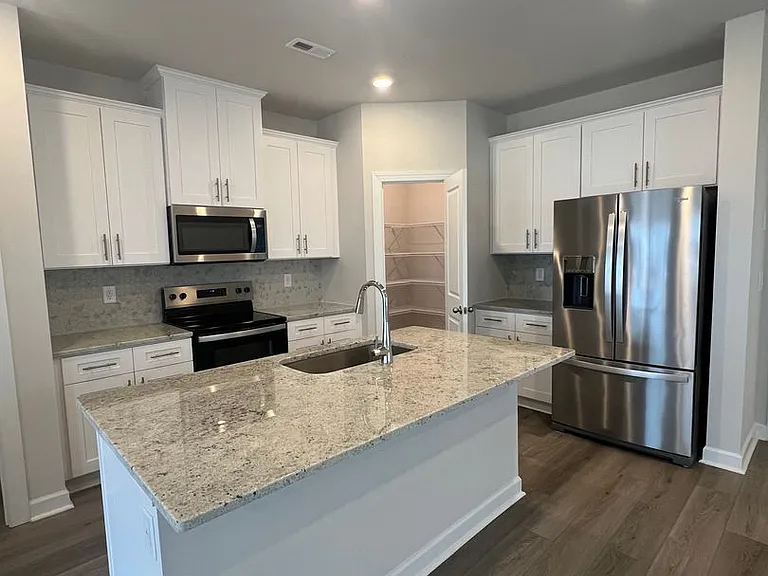 1725 Braemar Village Dr — Photo 4