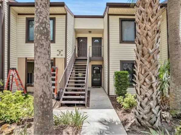 404 Moorings Cove Dr, Tarpon Springs, FL 34689