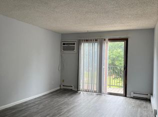 1715 Seven Pines Rd, Springfield, IL 62704