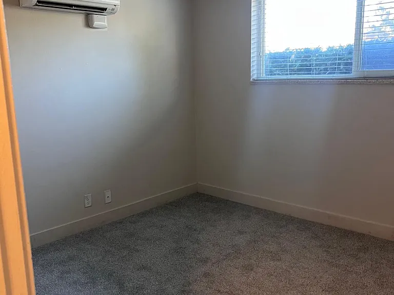 Harrison Pointe Apartments — Photo 16