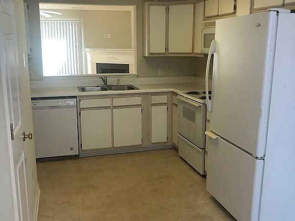 2nd image of 2513 Bluff View Ct #A