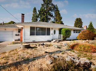 811 NE Clyde Pl, Grants Pass, OR 97526