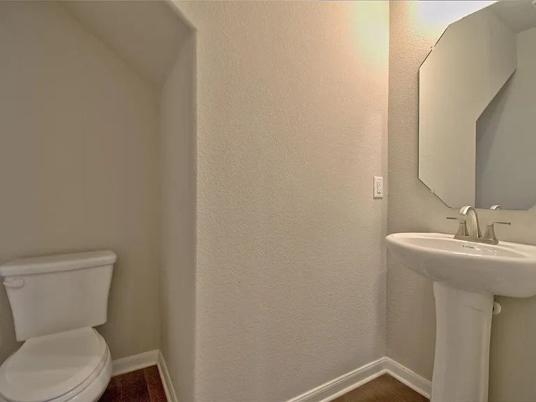 504 Hummingbird Ln #A — Photo 10