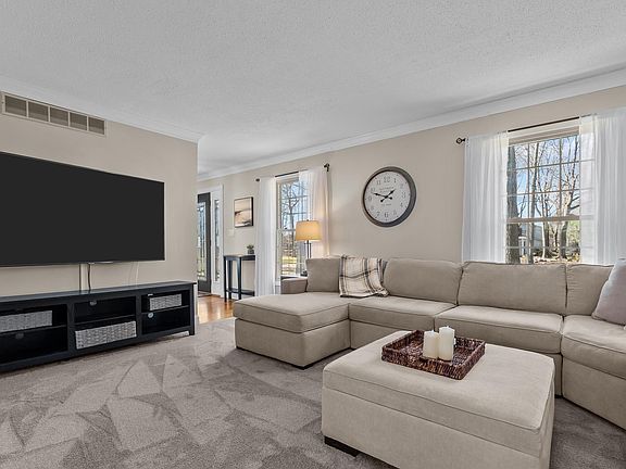 4th image of 50820 Heather Hill Ln