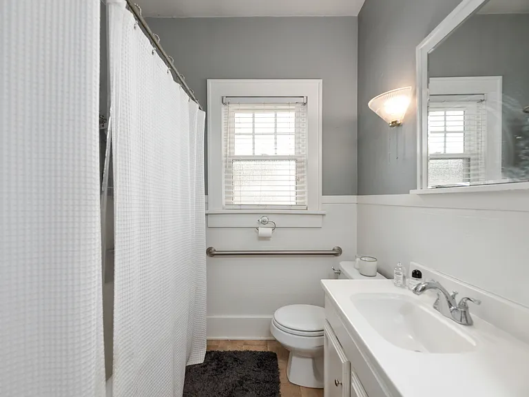 1221 N Perry Ave — Photo 13