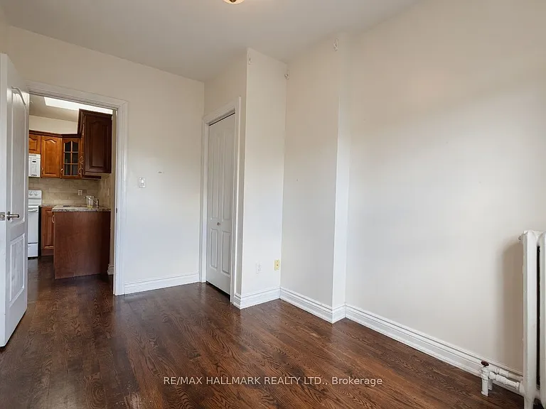 2038 Danforth Ave #2 — Photo 7