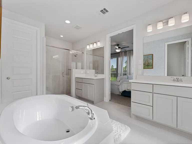 13055 Soaring Forest Dr — Photo 4