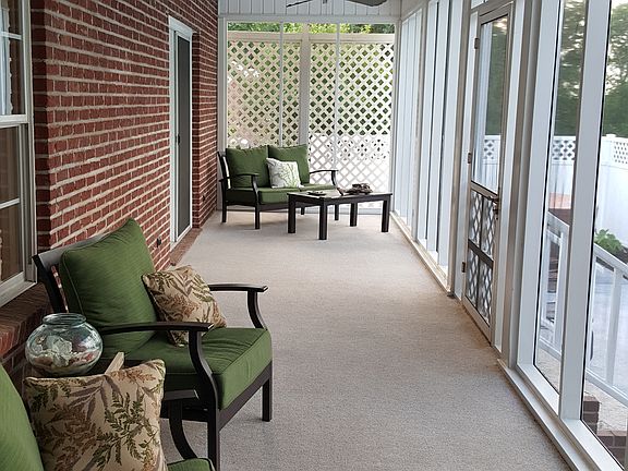 Awesome screened in porch 
