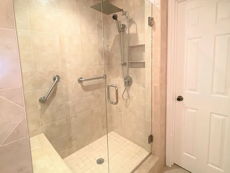 9 Stratford Ln #1 — Photo 8