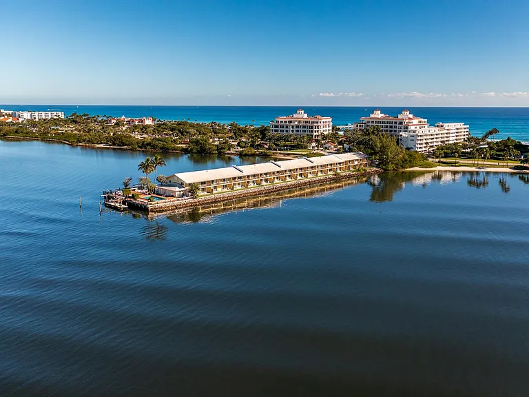 Palm Beach Resort & Beach Club — Photo 27
