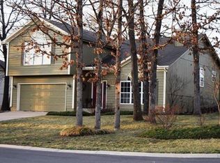 2350 NW Killarney Ln, Lees Summit, MO 64081