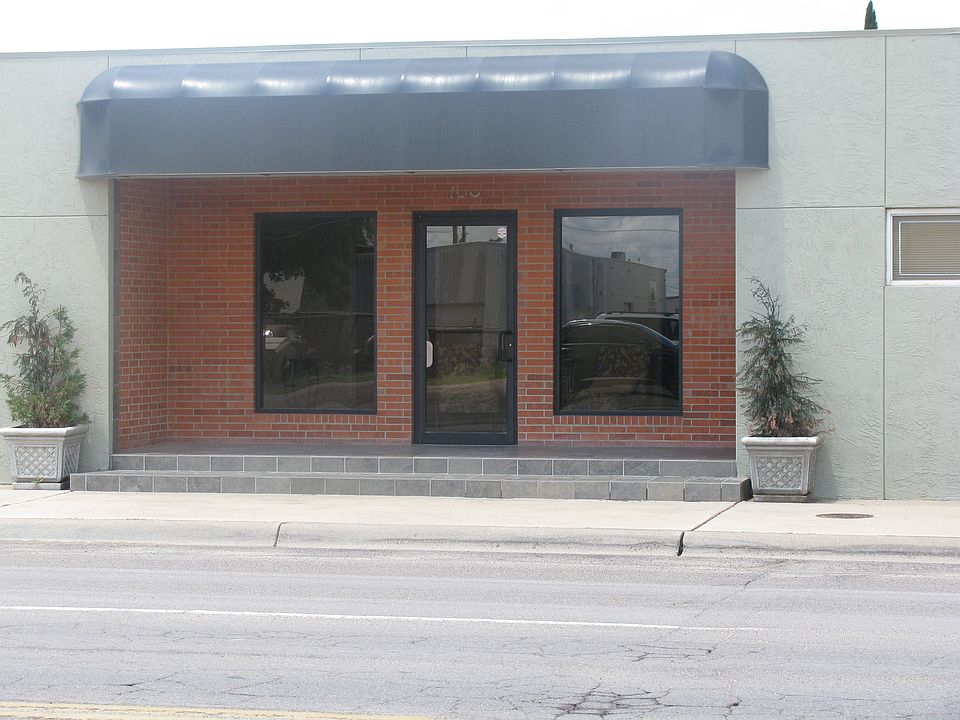 1st image of 700 S Marienfeld St