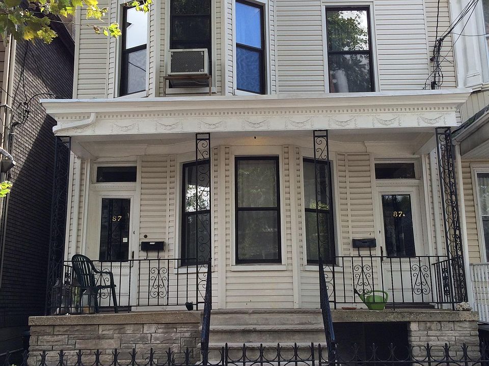 Top floor apartment for rent