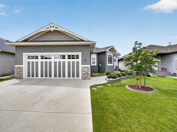 758 NE Stonehaven Dr, Carstairs, AB T0M 0N0