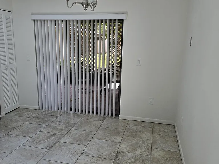 230 SE Valare Ln #A — Photo 8