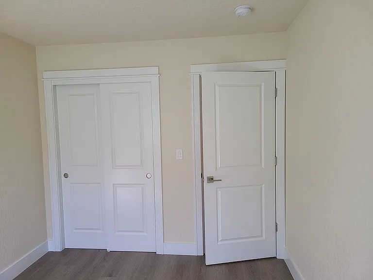 2587 Justine Ln — Photo 8