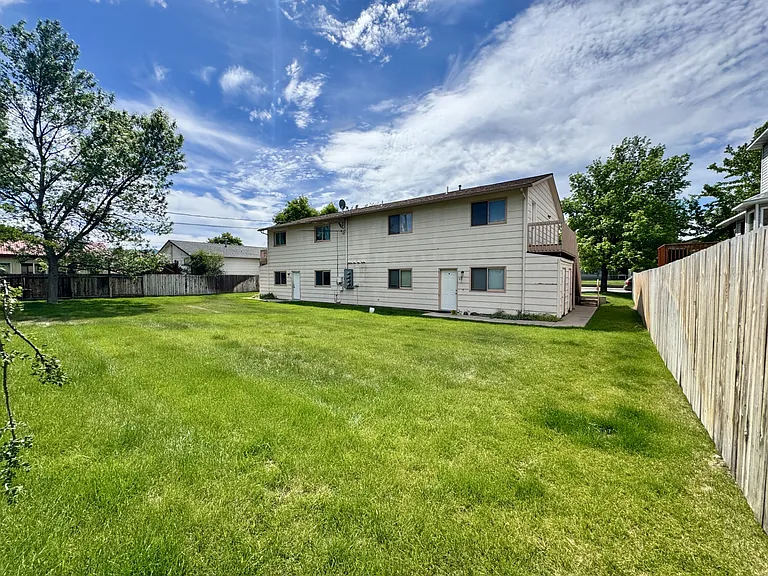 2340 Fairview Ave — Photo 20