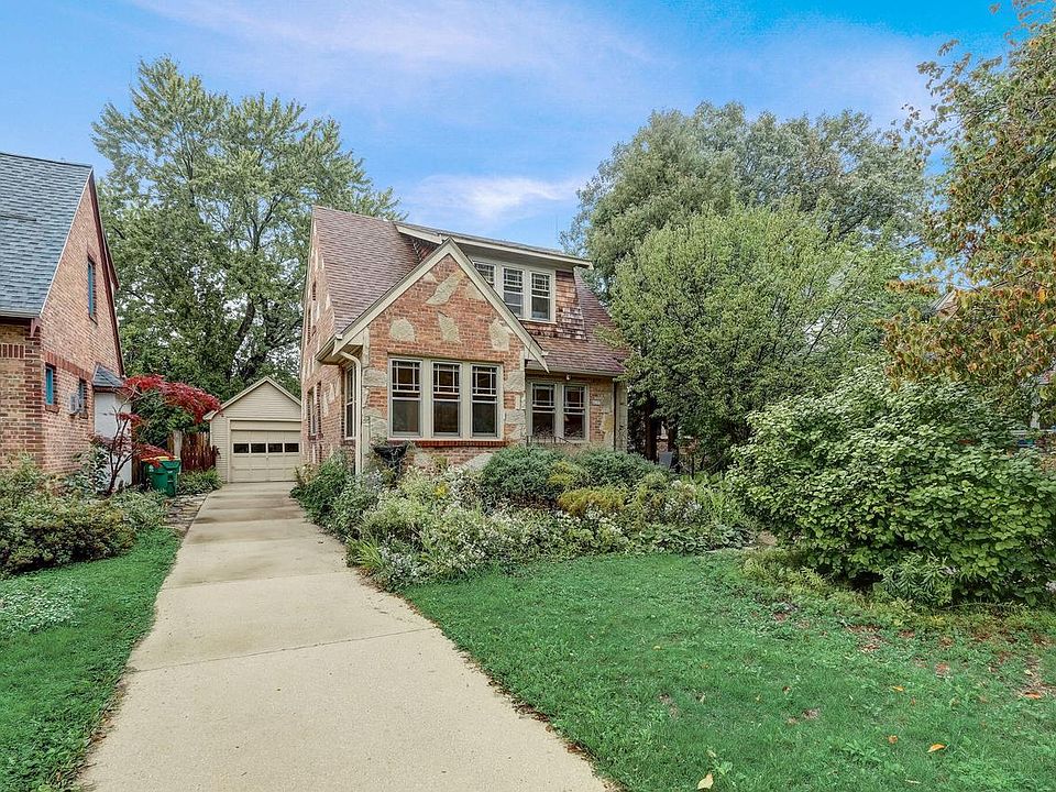 Curated visual reference: Gallery Detail: 4209 North Ardmore Avenue Shorewood Wi 53211