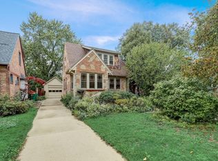 4209 N Ardmore Ave, Shorewood, WI 53211