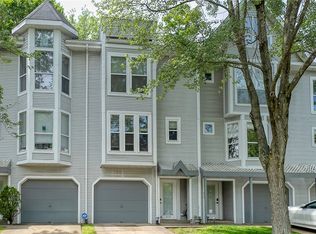 404 Noble St, Pittsburgh, PA 15232