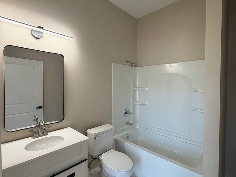 400 N Main St #201 — Photo 5
