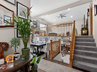 595 Mercury Cir, Shoreview, MN 55126