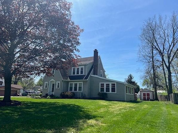1217 S Burlington Dr