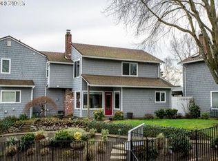 655 N Tomahawk Island Dr, Portland, OR 97217