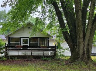 W11043 W Town Hall Rd, Gresham, WI 54128