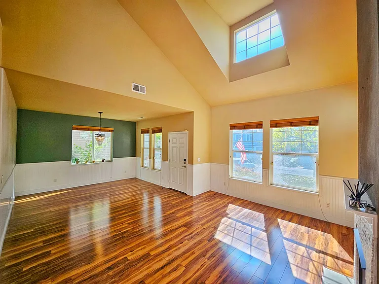 6630 Francis Ave SE — Photo 3