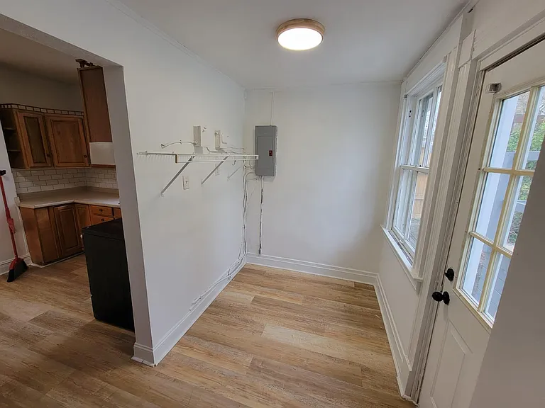 215 W Main St — Photo 21