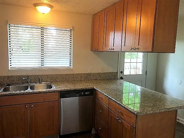 1078 SE Fir Grove Loop — Photo 5
