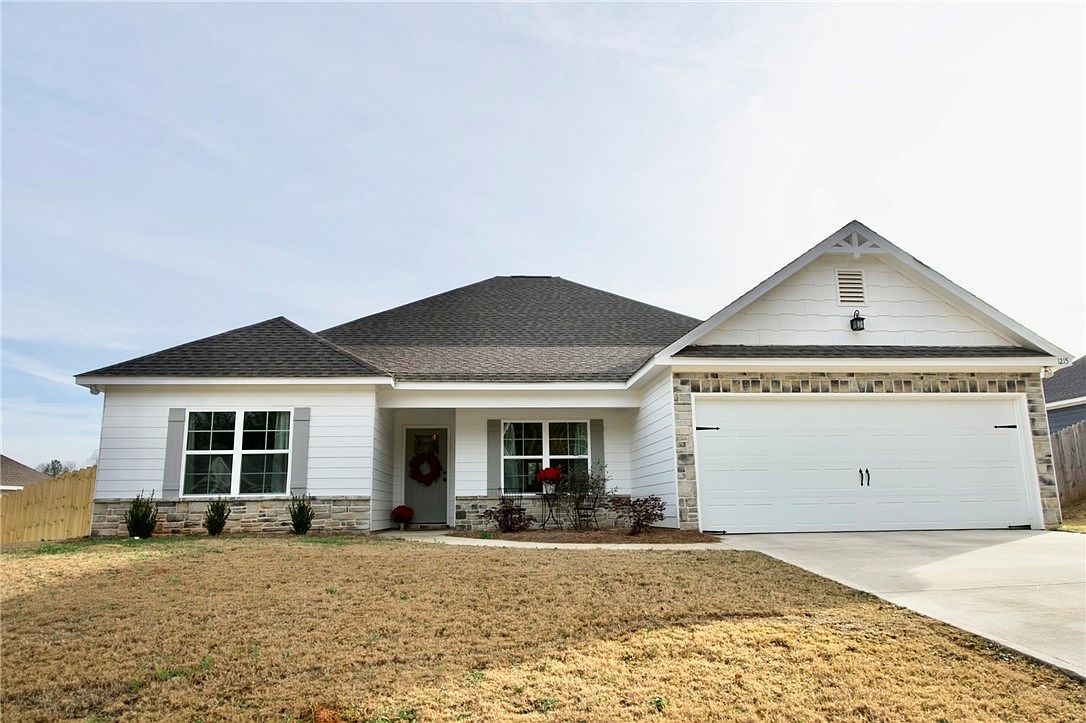 1215 Lowndes St, Opelika, AL 36801 MLS 168192 Zillow