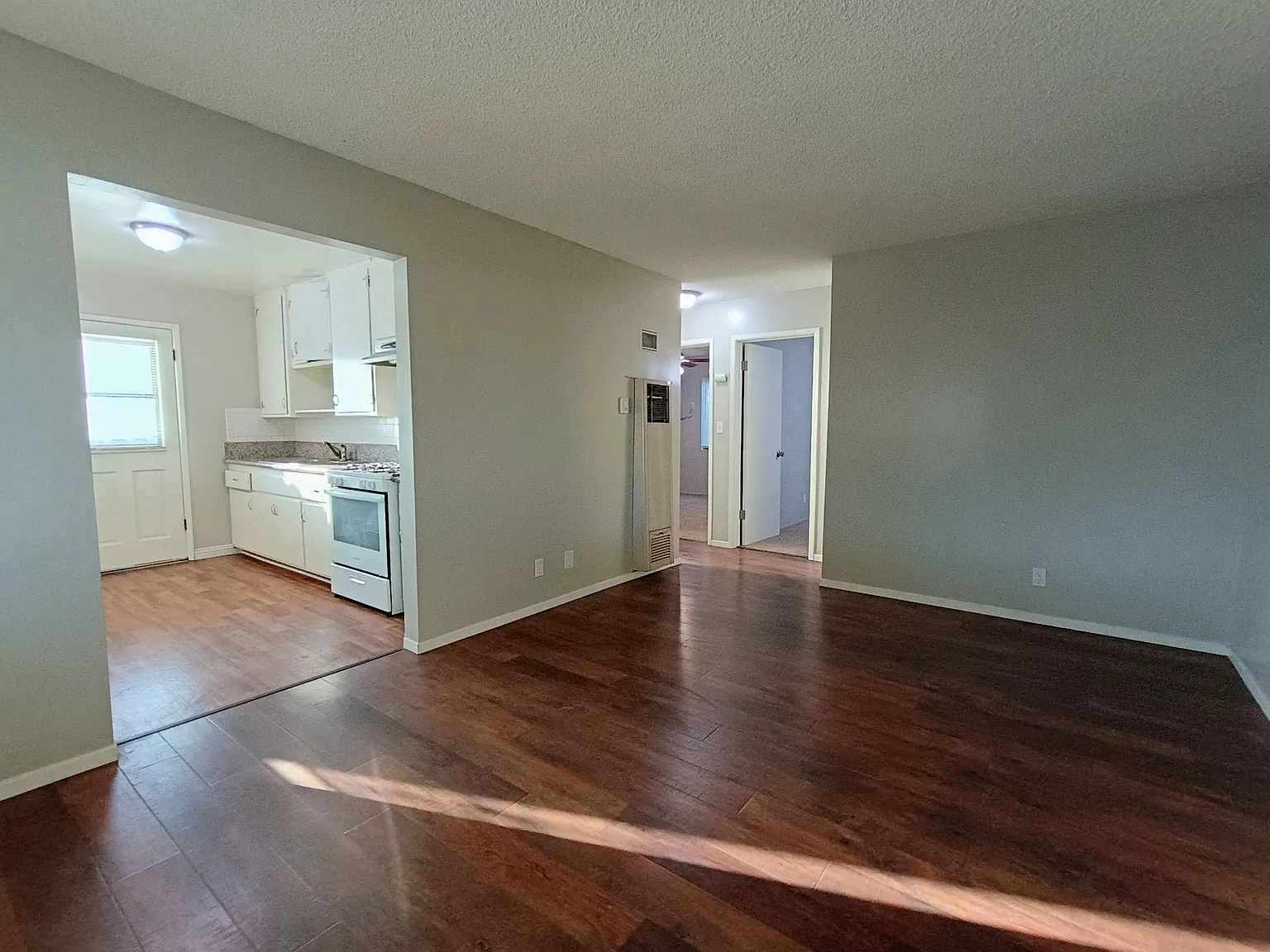 2 bed, $2,050 — Photo 4