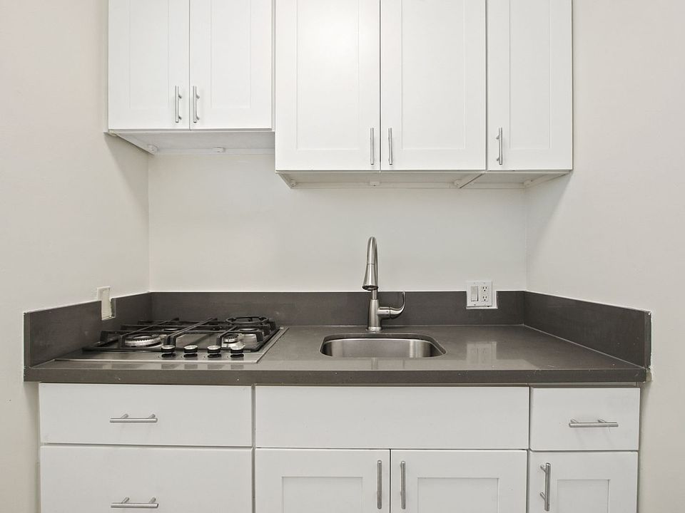 1st image of 1121 California Ave APT 3
