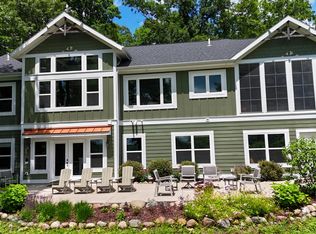 10999 Old Oak Dr, Greenville, MI 48838