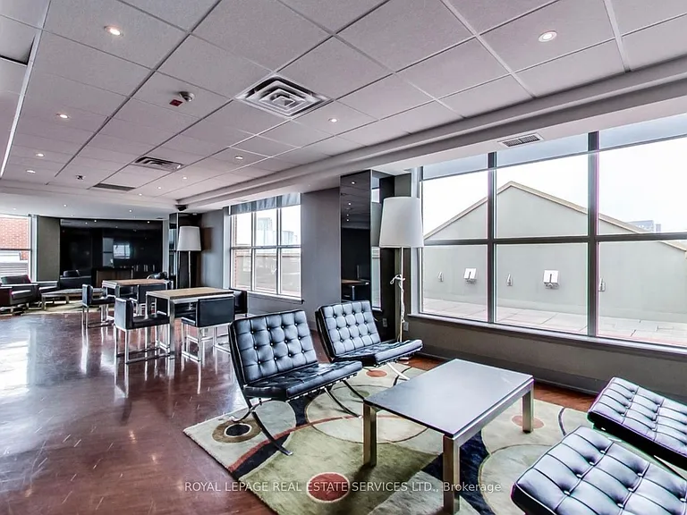801 King St W #826 — Photo 24