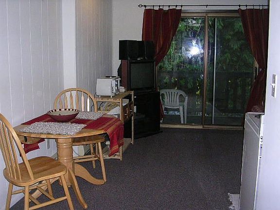 Eating nook with table