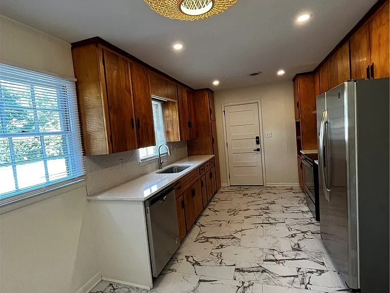 1066 College Station Rd — Photo 6