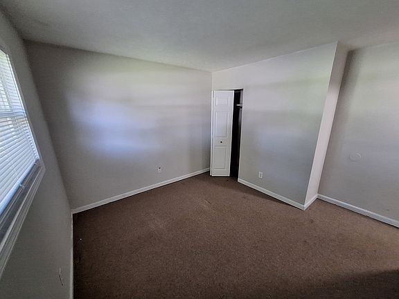 5th image of 2XX Hillside Ln