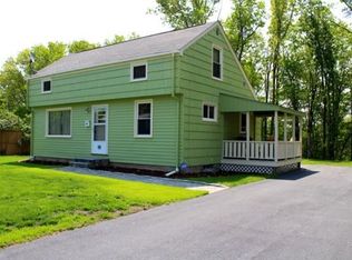 57 Walnut St, Oxford, MA 01540