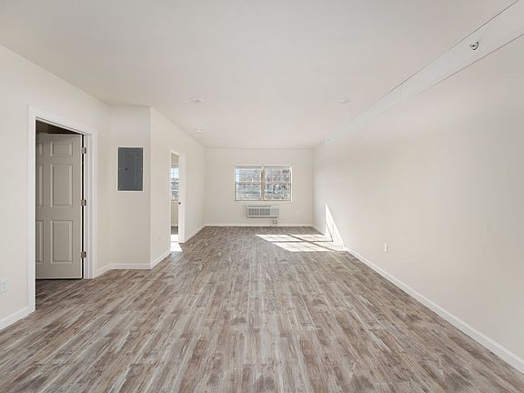 5th image of 327 Pine St #3028