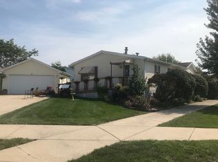 195 Hibiscus Cir, Matteson, IL 60443