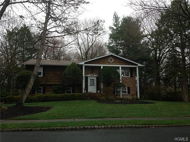 1st image of 7 Christie Dr