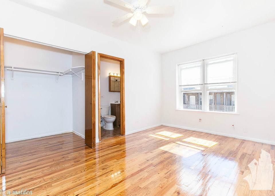1st image of 4505 N Malden St #323