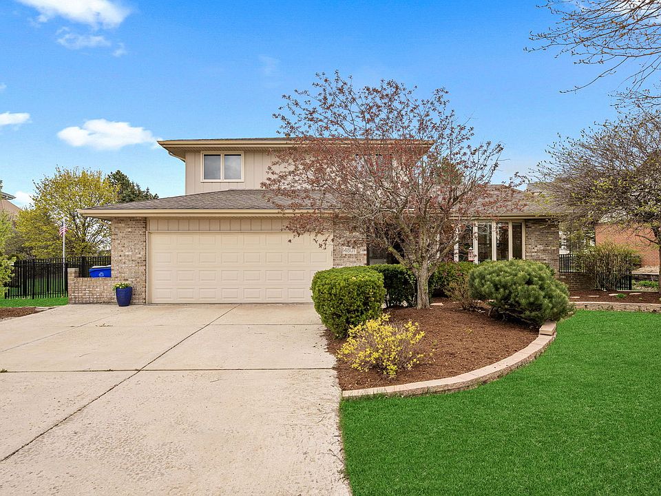 1st image of 14807 Oakcreek Ct