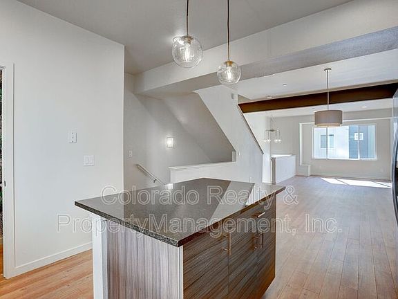 5th image of 2249 Glenarm Pl