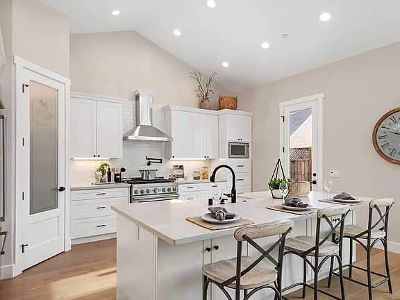 5th image of 4681 Lambert Court